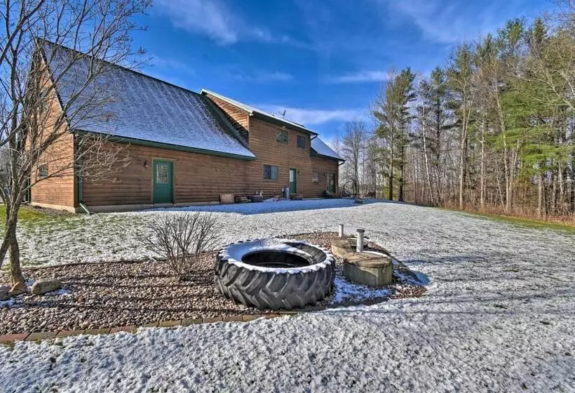 Homey Gresham Getaway: Ski, Hike, Explore & Relax!