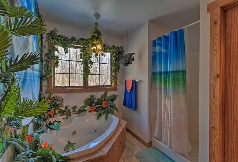 Homey Gresham Getaway: Ski, Hike, Explore & Relax!