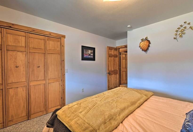 Homey Gresham Getaway: Ski, Hike, Explore & Relax!