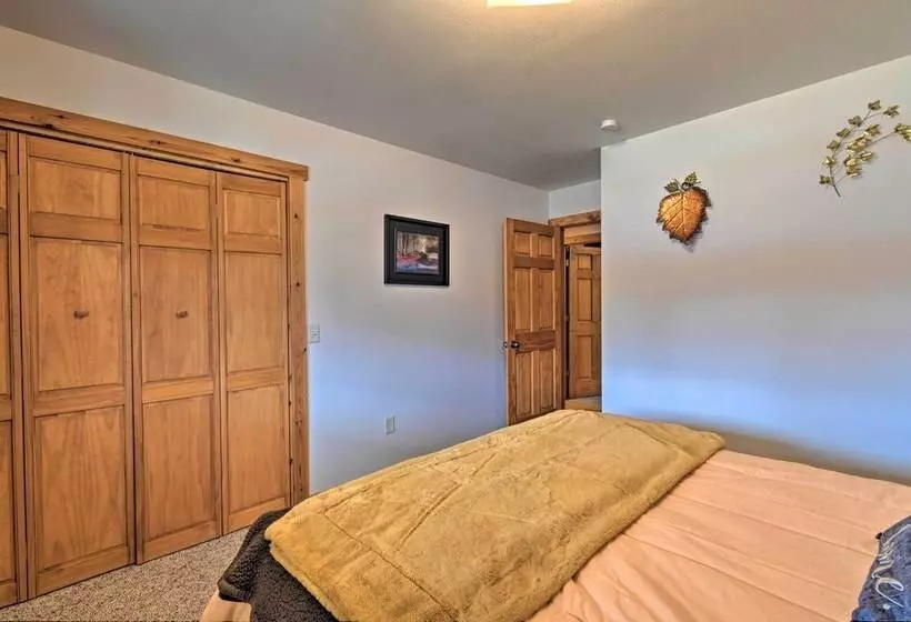 Homey Gresham Getaway: Ski, Hike, Explore & Relax!