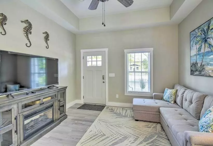 Inviting Home < 2 Mi To Ocean Isle Beach Pier