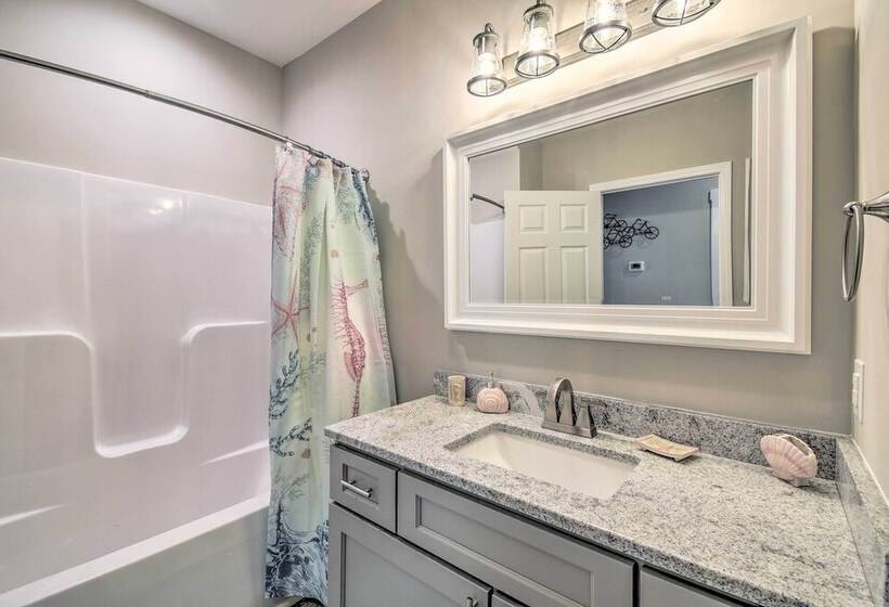 Inviting Home < 2 Mi To Ocean Isle Beach Pier