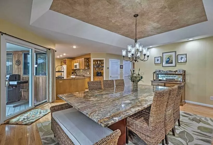 Riverfront Paradise W/ Hot Tub & Pool In Kinsale!