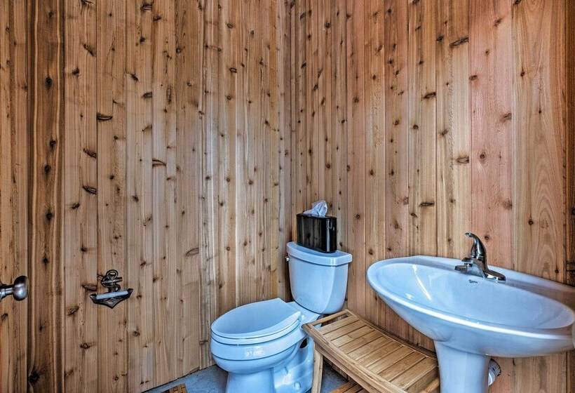 Riverfront Paradise W/ Hot Tub & Pool In Kinsale!