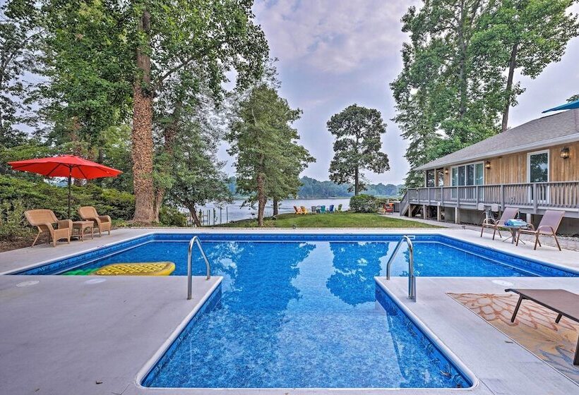 Riverfront Paradise W/ Hot Tub & Pool In Kinsale!