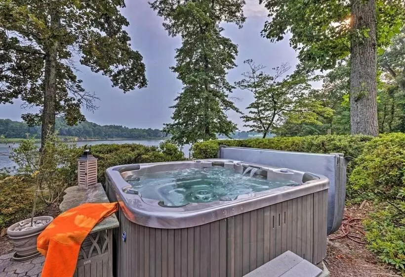 Riverfront Paradise W/ Hot Tub & Pool In Kinsale!