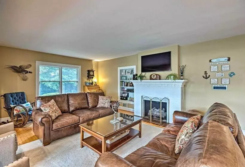 Riverfront Paradise W/ Hot Tub & Pool In Kinsale!