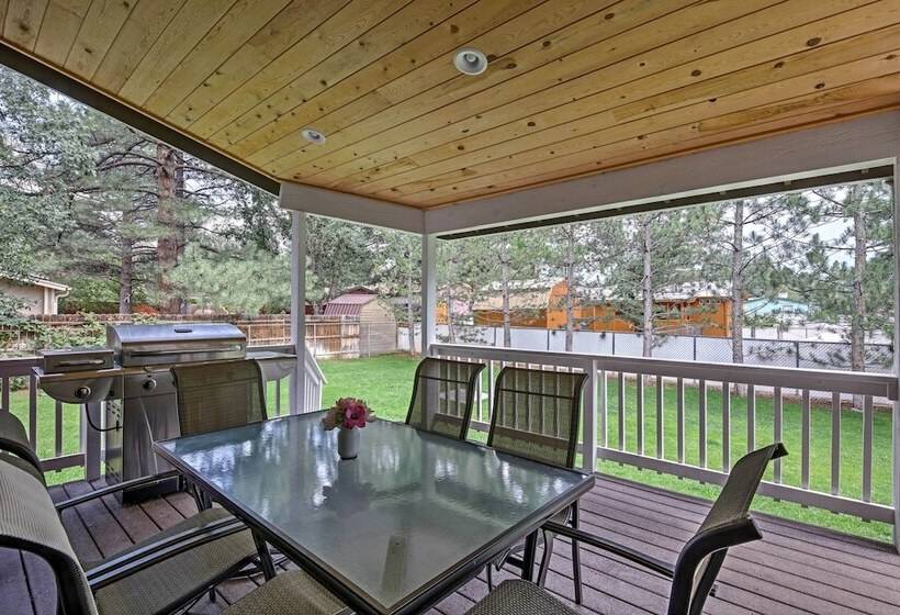 Game Room, Yard, Deck & Fireplace: Lakeside Home