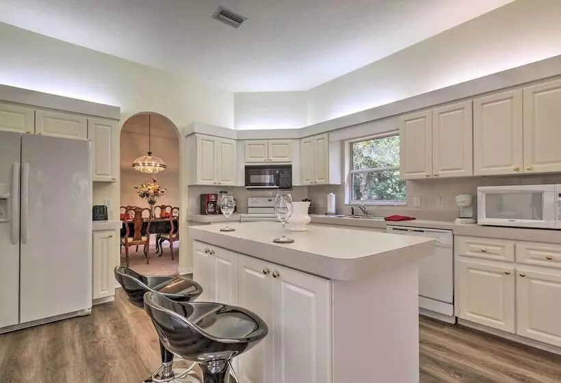 Luxe House W/ Lanai + Pool, 2 Miles To Golf!