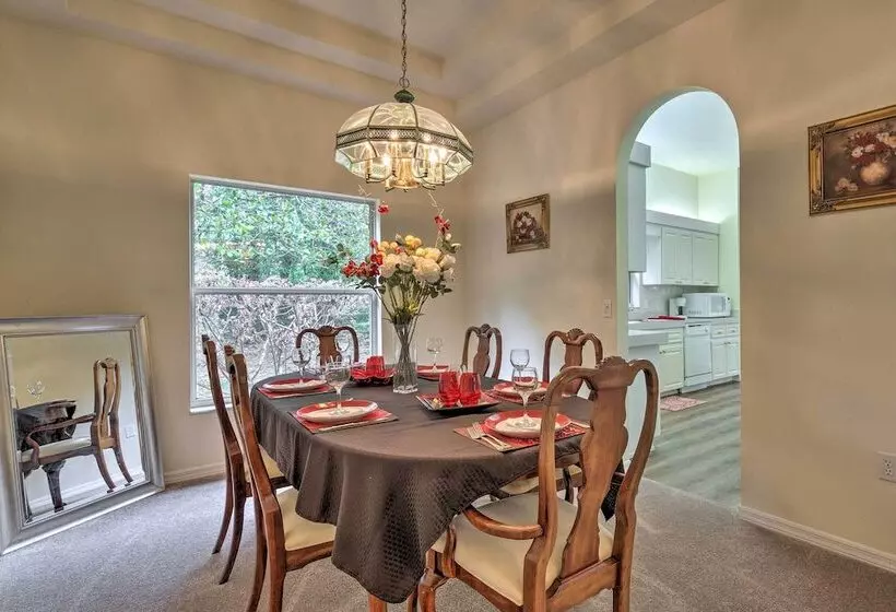 Luxe House W/ Lanai + Pool, 2 Miles To Golf!