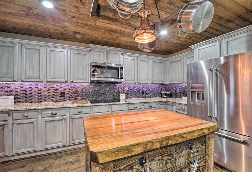 Luxe Beech Mtn Cabin W/ Hot Tub: 2 Mi To Skiing!