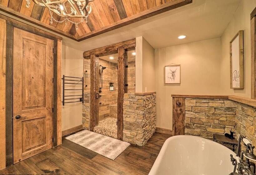 Luxe Beech Mtn Cabin W/ Hot Tub: 2 Mi To Skiing!