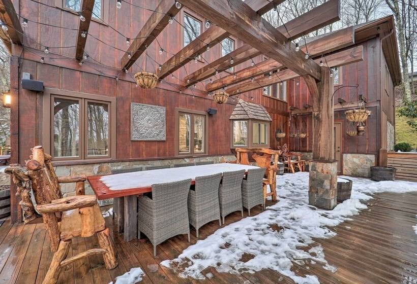Luxe Beech Mtn Cabin W/ Hot Tub: 2 Mi To Skiing!