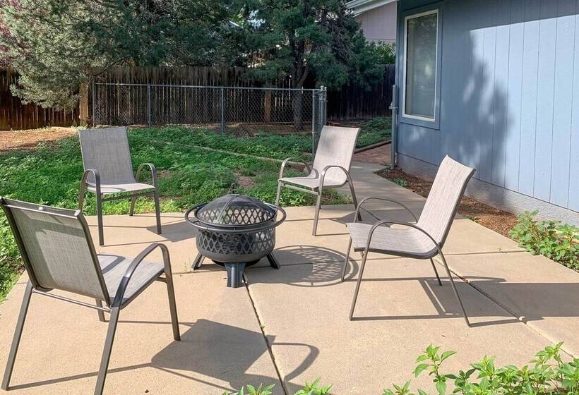 Modern Flagstaff Retreat ~ 4 Mi To Downtown!