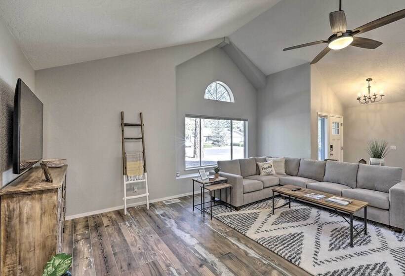Modern Flagstaff Retreat ~ 4 Mi To Downtown!