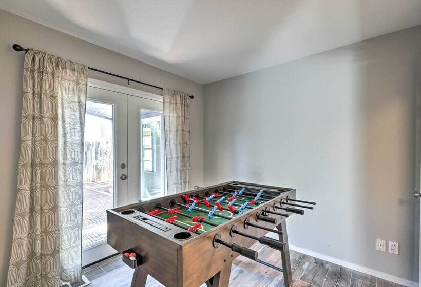 Modern Flagstaff Retreat ~ 4 Mi To Downtown!