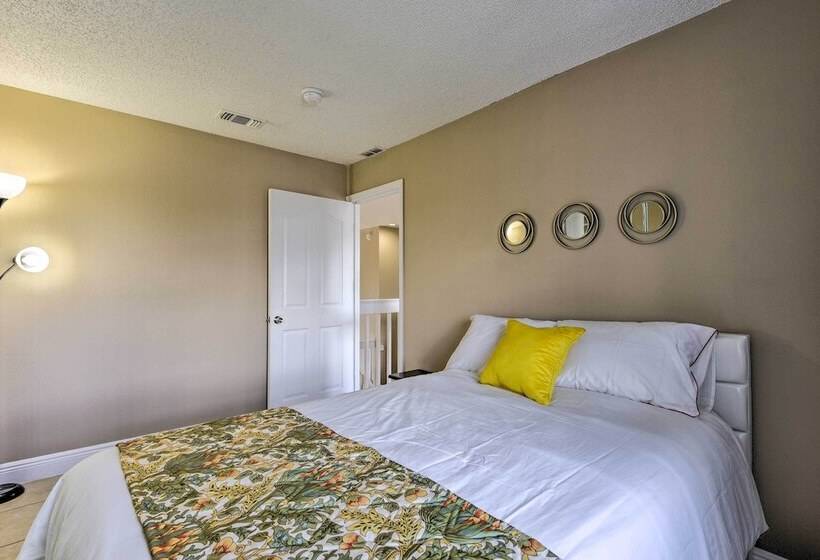 Lake View Home W/ Game Room In Orlando!