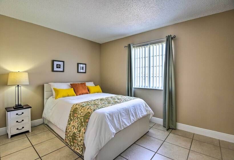 Lake View Home W/ Game Room In Orlando!