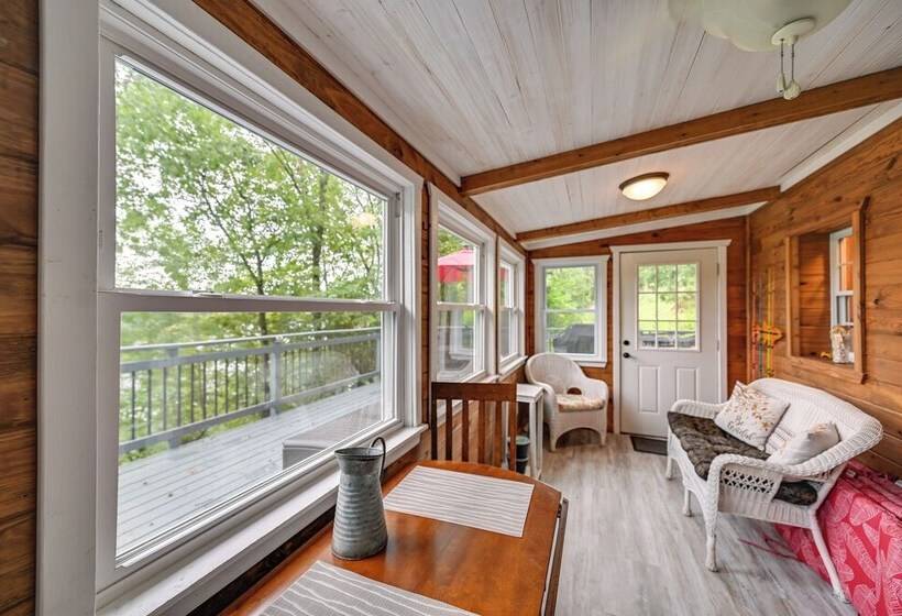 Our Lakeside Retreat W/ Deck On Lake Herrington!