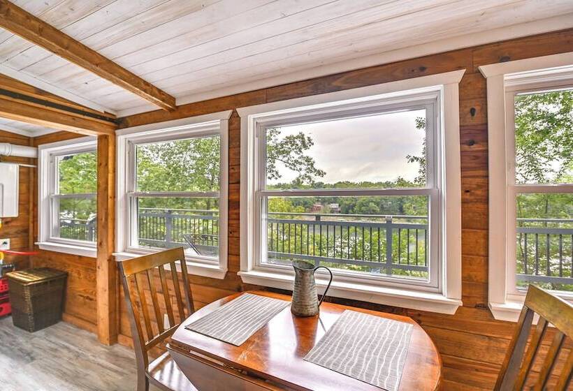 Our Lakeside Retreat W/ Deck On Lake Herrington!