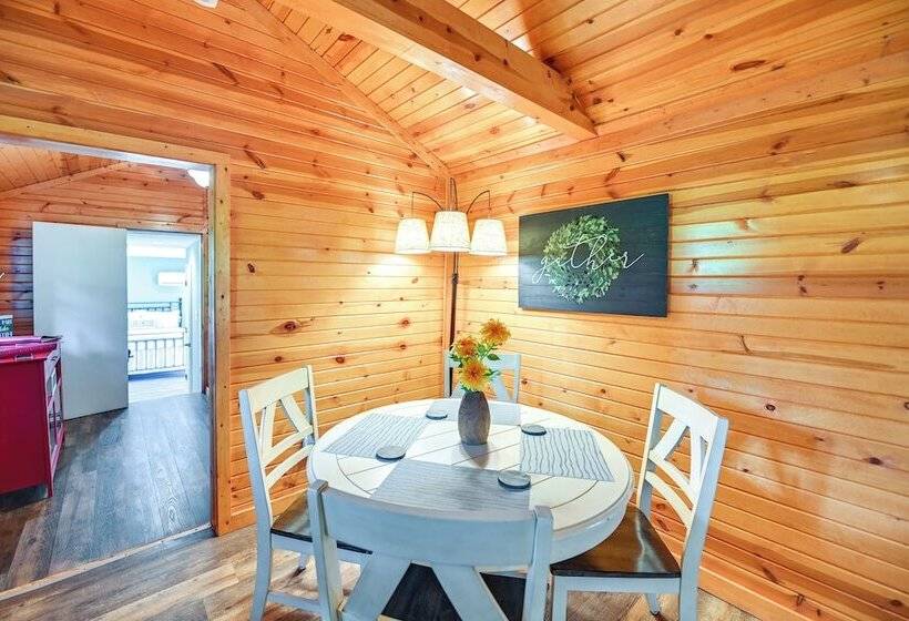 Our Lakeside Retreat W/ Deck On Lake Herrington!