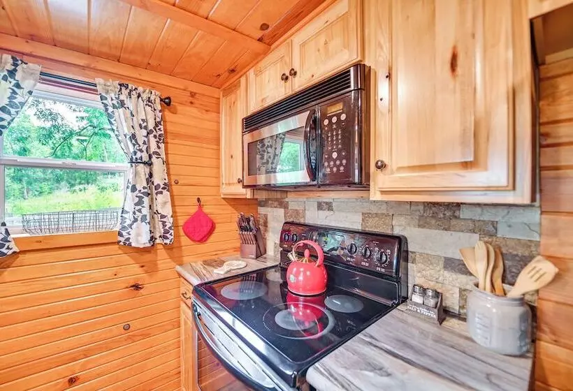 Our Lakeside Retreat W/ Deck On Lake Herrington!