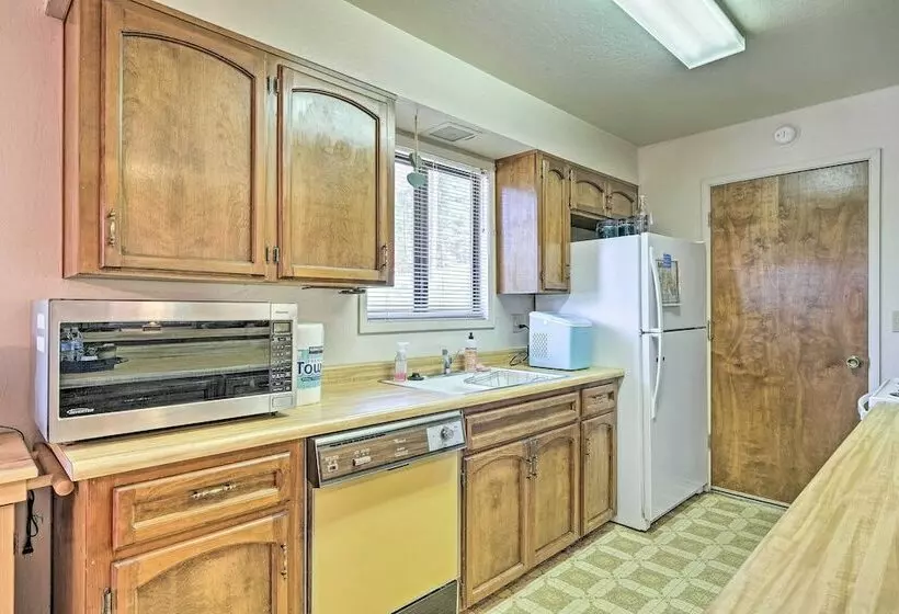 Home W/ Serene Deck In Twain Harte!