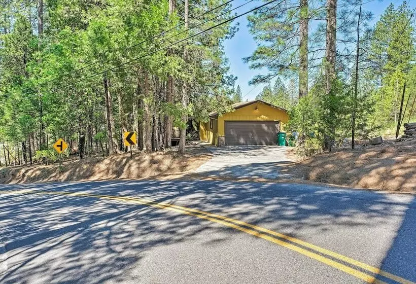 Home W/ Serene Deck In Twain Harte!