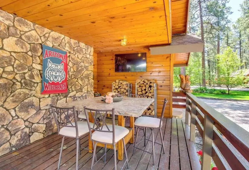 Pinetop Cabin W/ Golf Course Patio On 8th Green!