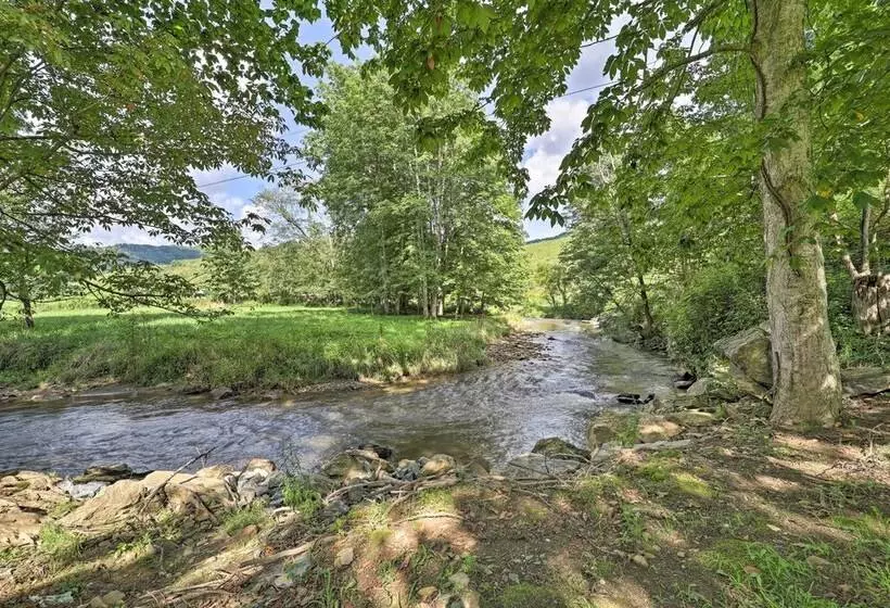 Quaint Creston Hideaway W/ Mtn Views & Hot Tub!