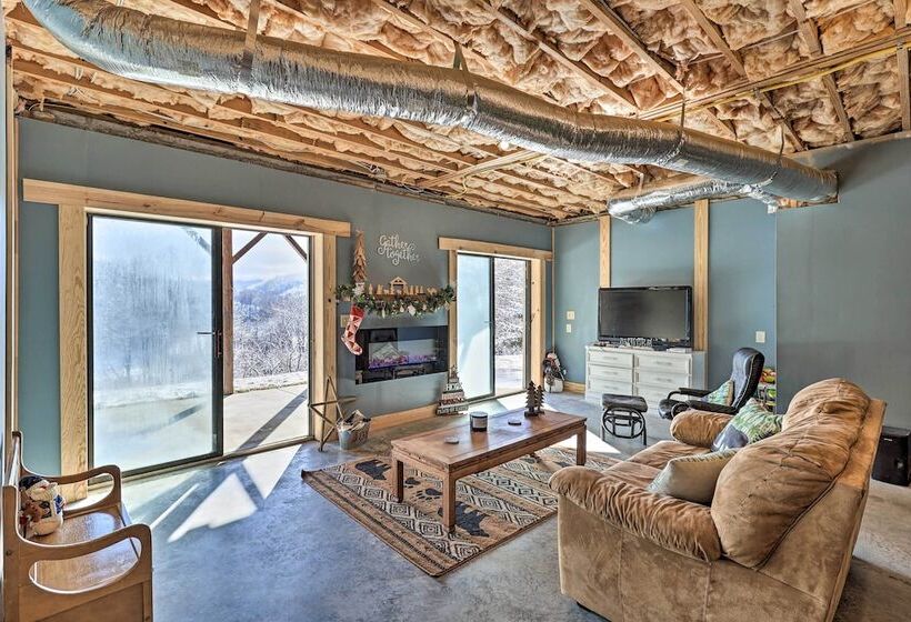 Quaint Creston Hideaway W/ Mtn Views & Hot Tub!