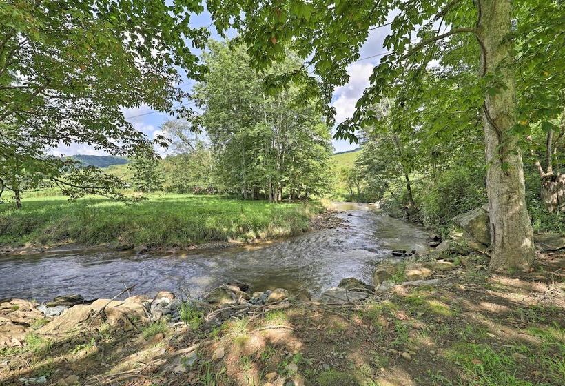 Quaint Creston Hideaway W/ Mtn Views & Hot Tub!