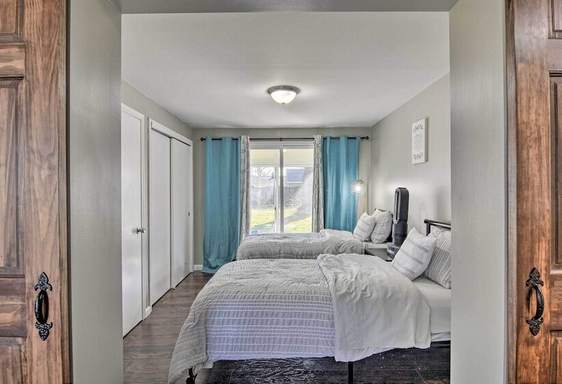 Buffalo Getaway W/ Charcoal Grill & Patio!