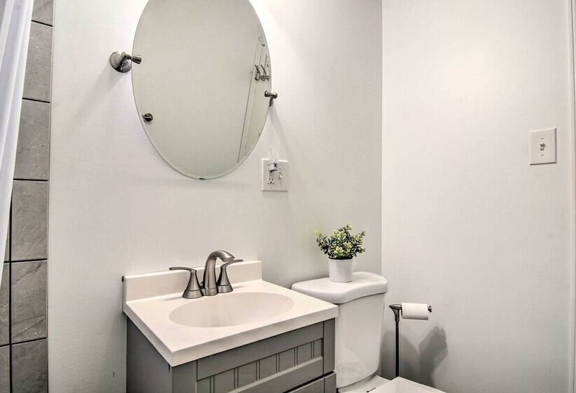 Buffalo Getaway W/ Charcoal Grill & Patio!