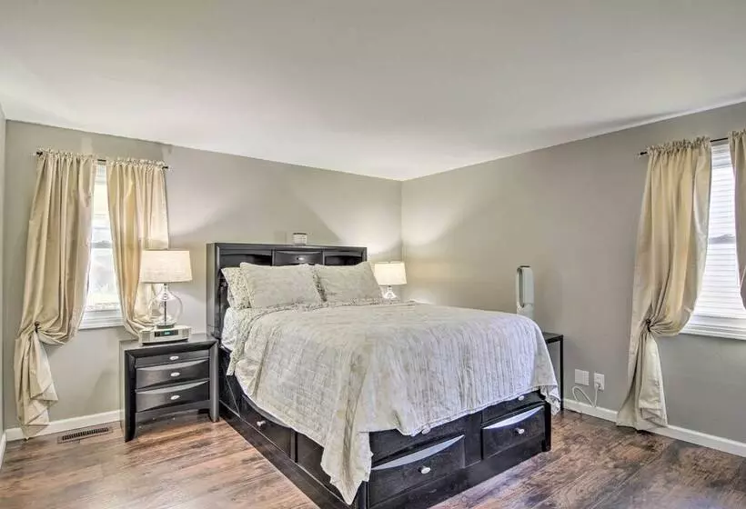 Buffalo Getaway W/ Charcoal Grill & Patio!