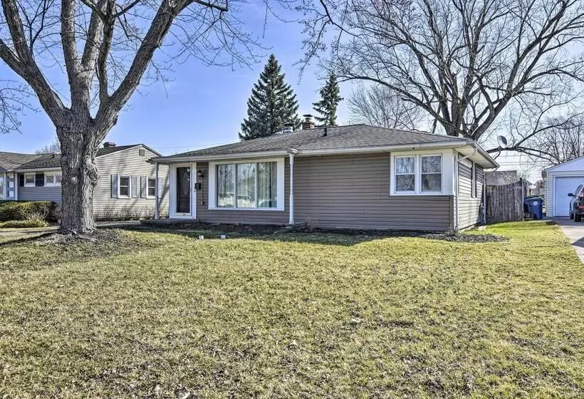 Buffalo Getaway W/ Charcoal Grill & Patio!