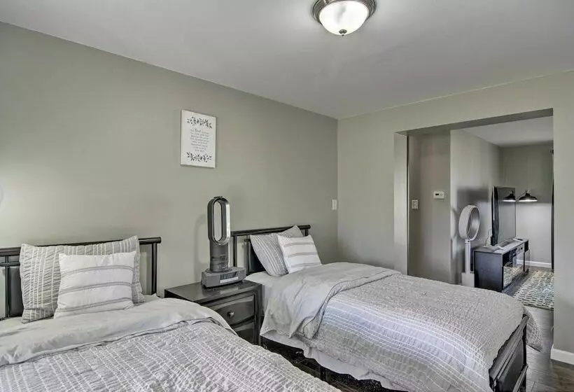 Buffalo Getaway W/ Charcoal Grill & Patio!