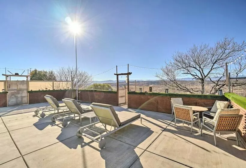 Mtn View Home W/ Fenced Backyard In Rimrock!