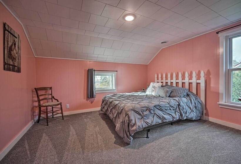 Rise And Shine Farm In Goshen W/ Bbq & Fire Pit!