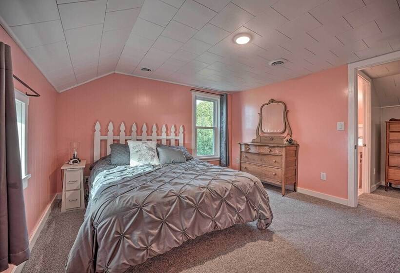 Rise And Shine Farm In Goshen W/ Bbq & Fire Pit!