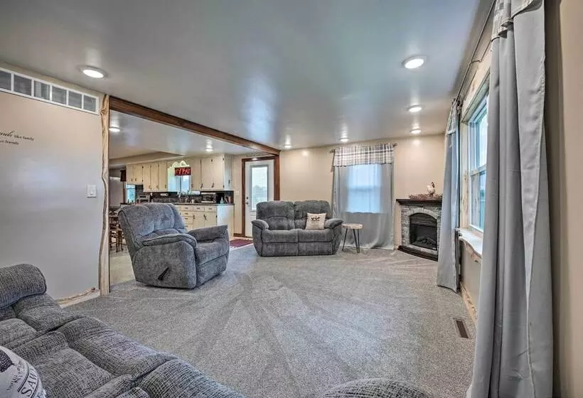 Rise And Shine Farm  In Goshen W/ Bbq & Fire Pit!