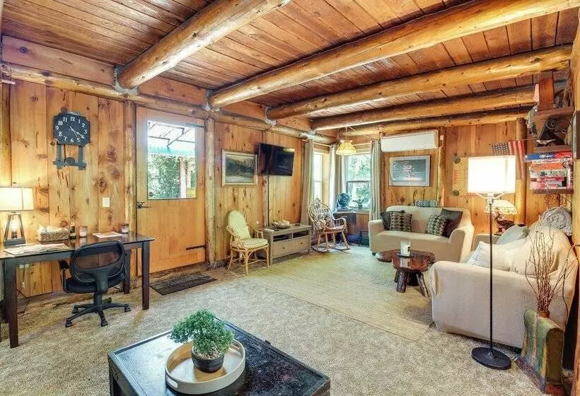 Rustic Bandon Log Cabin On 5 Acres Of Woodlands!