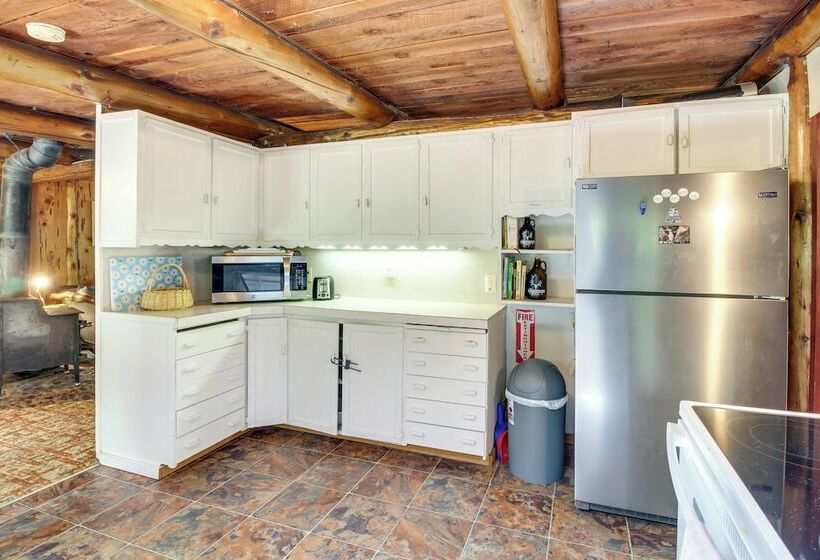 Rustic Bandon Log Cabin On 5 Acres Of Woodlands!