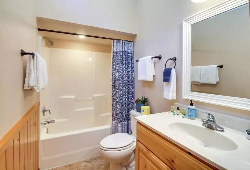 Rustic Bandon Log Cabin On 5 Acres Of Woodlands!