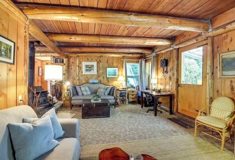 Rustic Bandon Log Cabin On 5 Acres Of Woodlands!