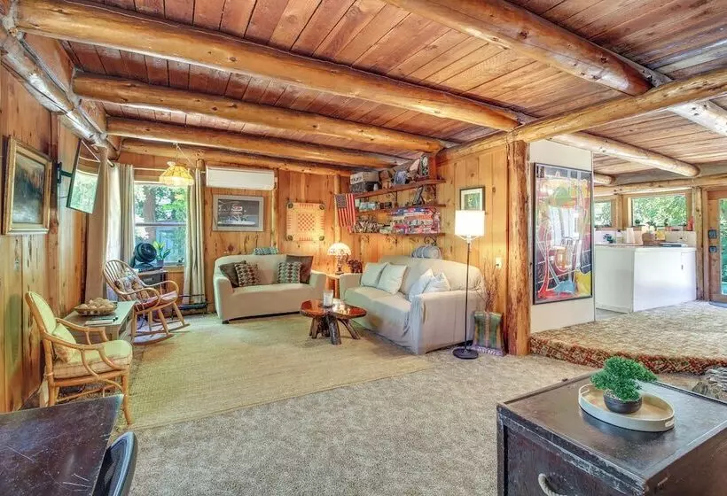 Rustic Bandon Log Cabin On 5 Acres Of Woodlands!