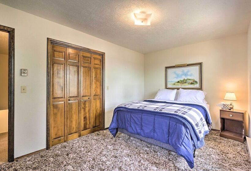 2 Mi To Grand Lake: Cabin W/ Fireplace & Library!