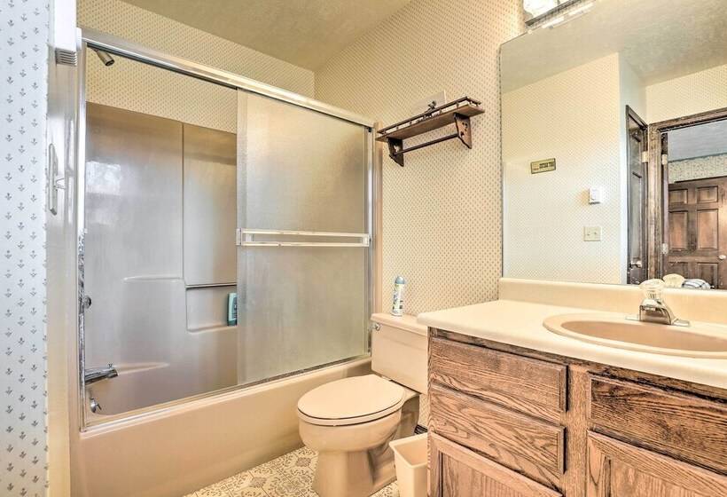 2 Mi To Grand Lake: Cabin W/ Fireplace & Library!