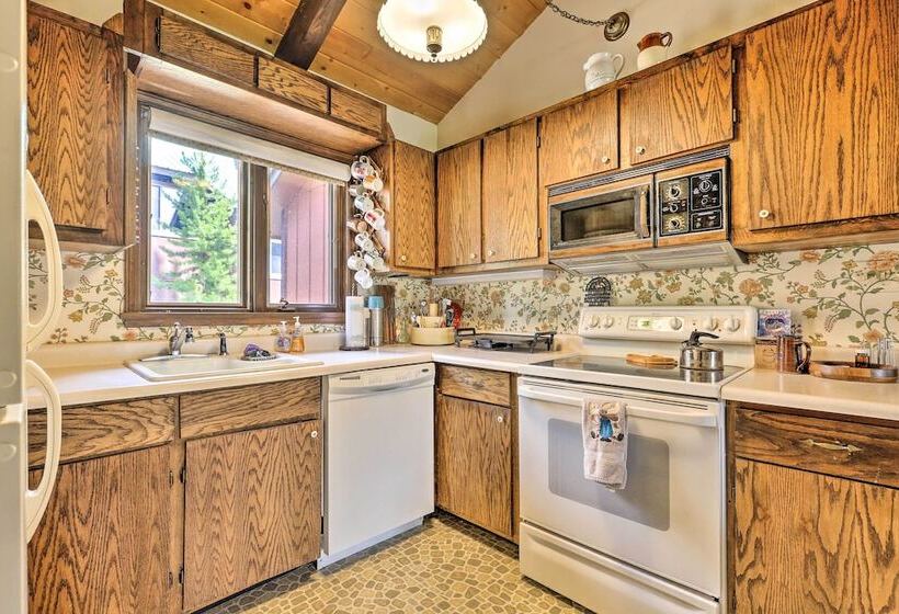 2 Mi To Grand Lake: Cabin W/ Fireplace & Library!