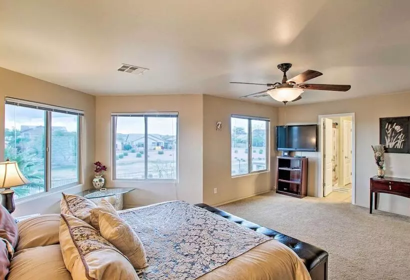 San Tan Mountain Escape W/ Patio & Pool Access!